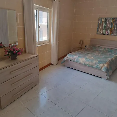 דירה Hideaway Flats *