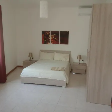 Hideaway Flats Apartment *