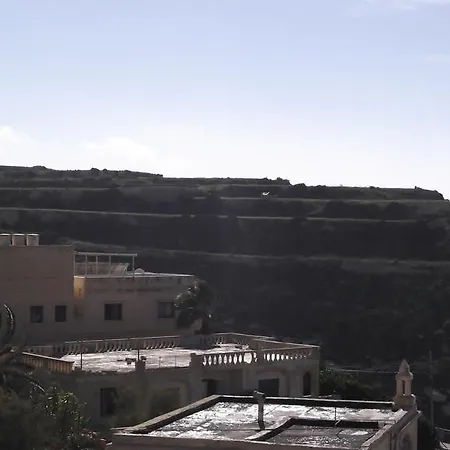 Hideaway Flats Apartment *